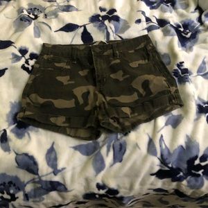 Camo print shorts only worn once